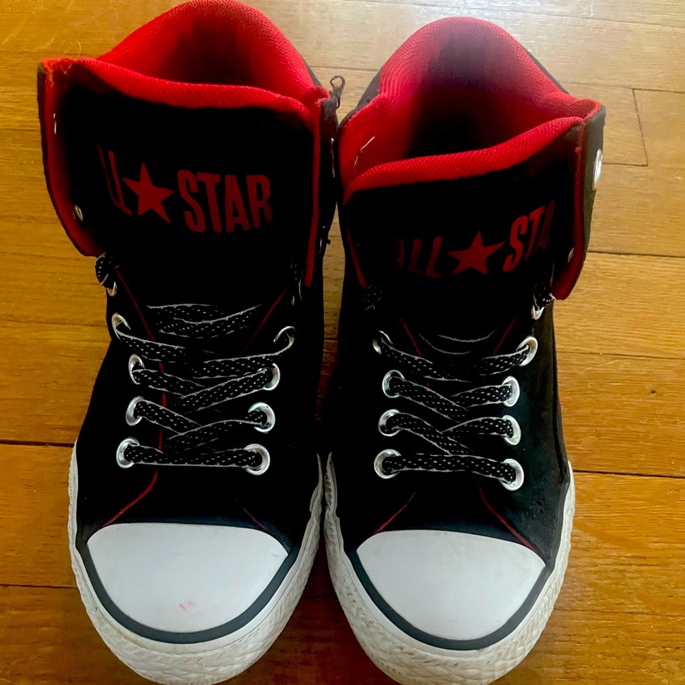 Converse All Stars Chuck Taylor’s Canvas Sneakers Kid's Size 3